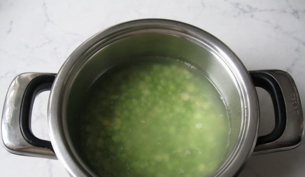 Рецепт суп-пюре из зеленого горошка с мятой