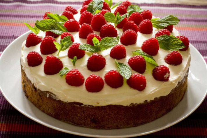 Бисквитный торт: вкусный и простой.